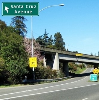 CLICK to go LEFT on Santa Cruz Avenue from Highway 17 North